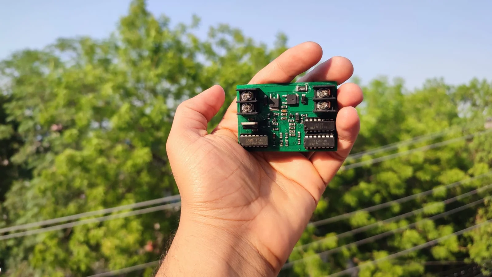 Smart Battery Protection Circuit for DC Systems ITET